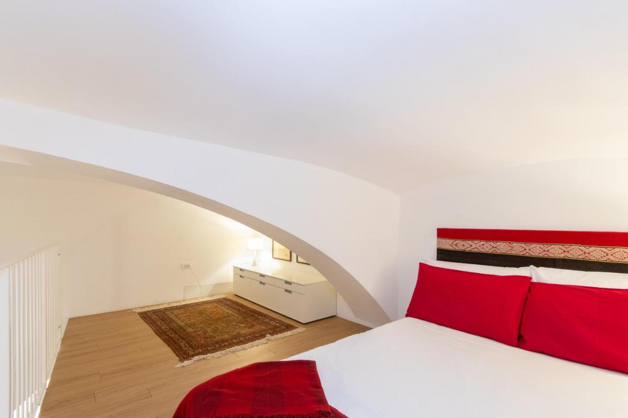 Charming Studio near Piazza Castello by Wonderful Italy Torino Esterno foto