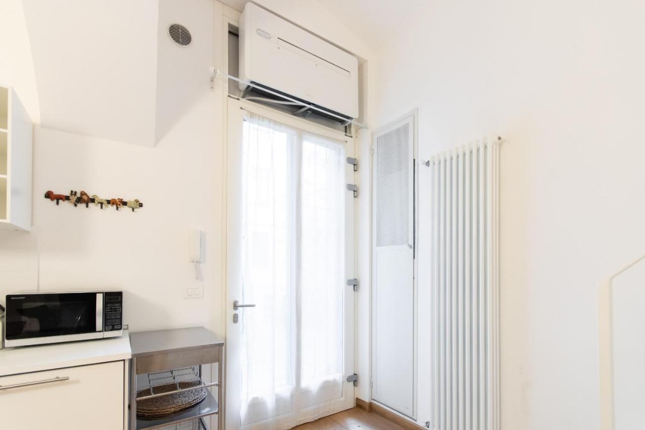 Charming Studio near Piazza Castello by Wonderful Italy Torino Esterno foto
